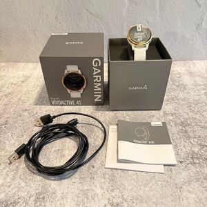 Garmin Vivoactive 4S GPS Smartwatch White/Rose Gold 40MM